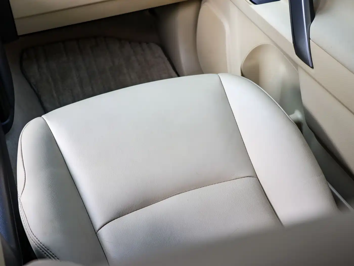 Toyota Prado (Import) 2014 2.7L Automatic Luxury фото 8