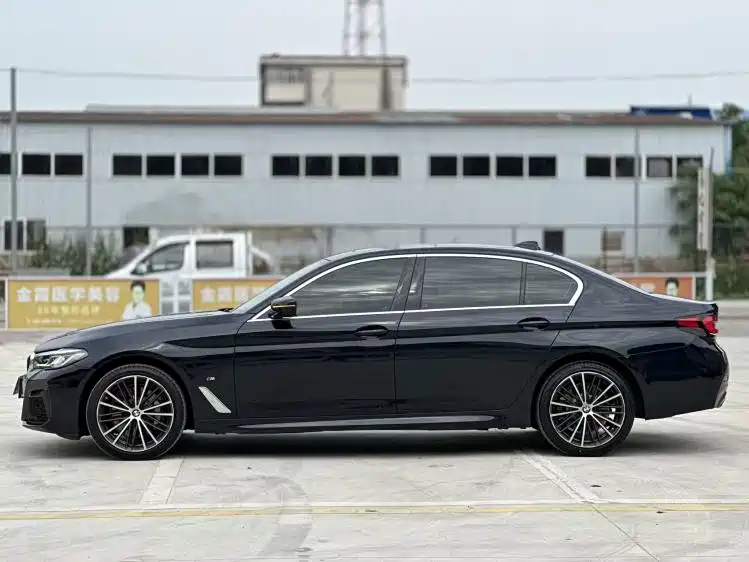 BMW 5 Series 2022 530Li xDrive M Sport Package фото 4