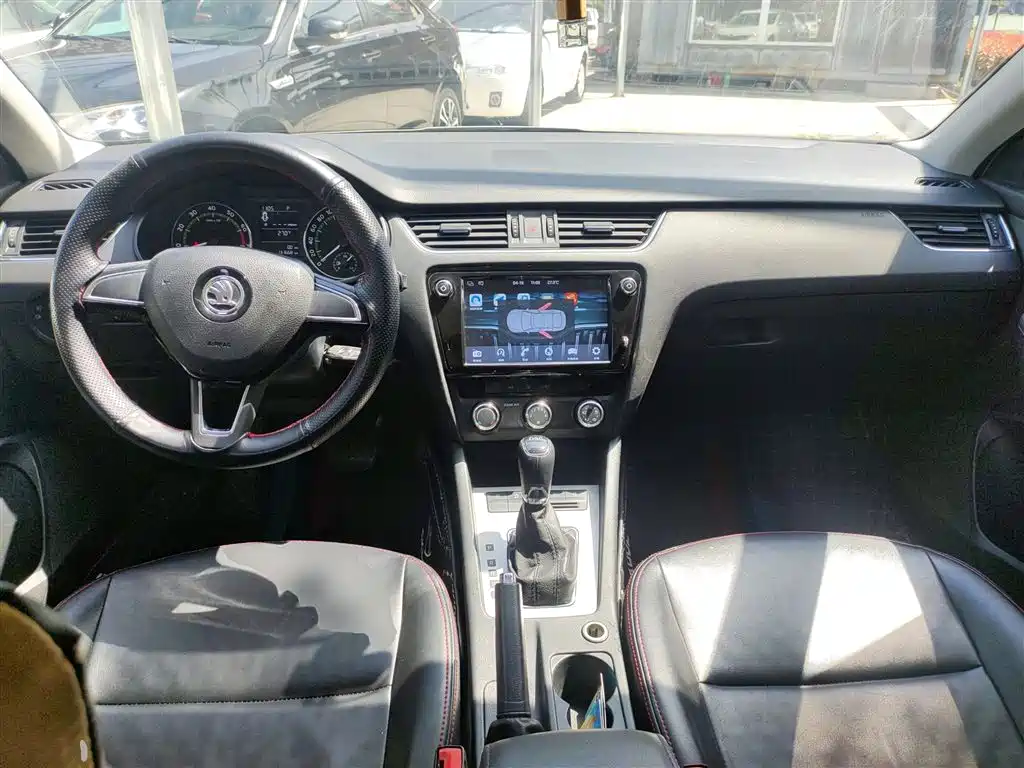 Škoda Octavia 2018 TSI230 DSG Comfort Edition фото 10