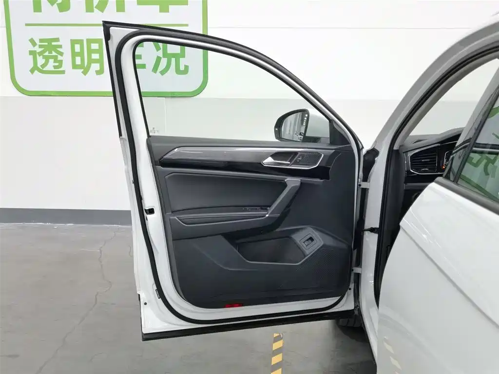 Volkswagen Tayron X 2020 330TSI 2WD Premium Smart Edition фото 8