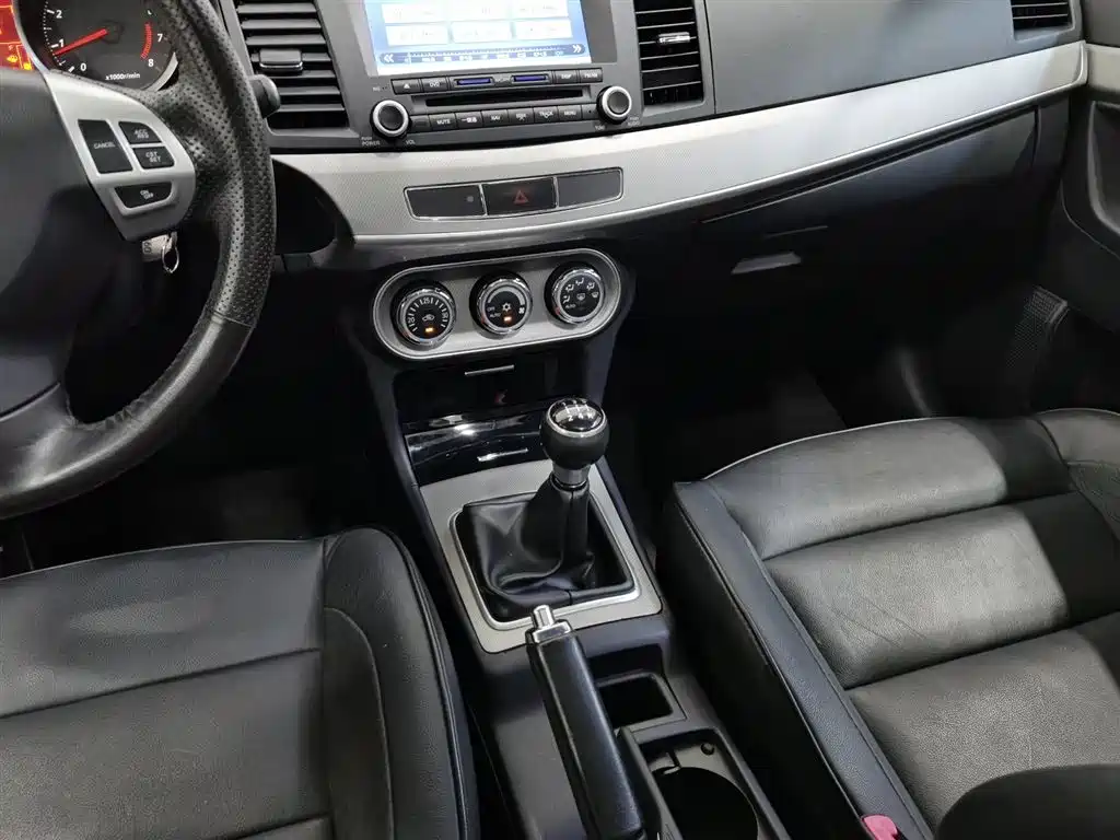 Mitsubishi Lancer EX 2015 1.8L Manual Premium Edition China V фото 13