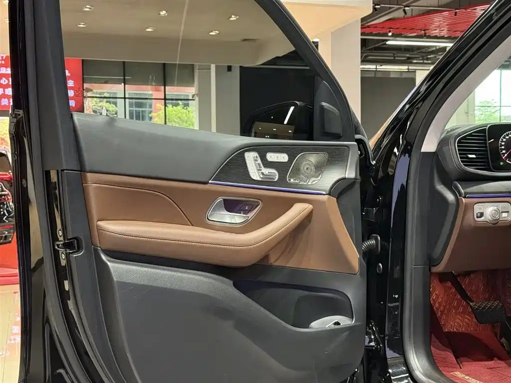 Mercedes-Benz GLE 2025 GLE 450 4MATIC Luxury фото 7