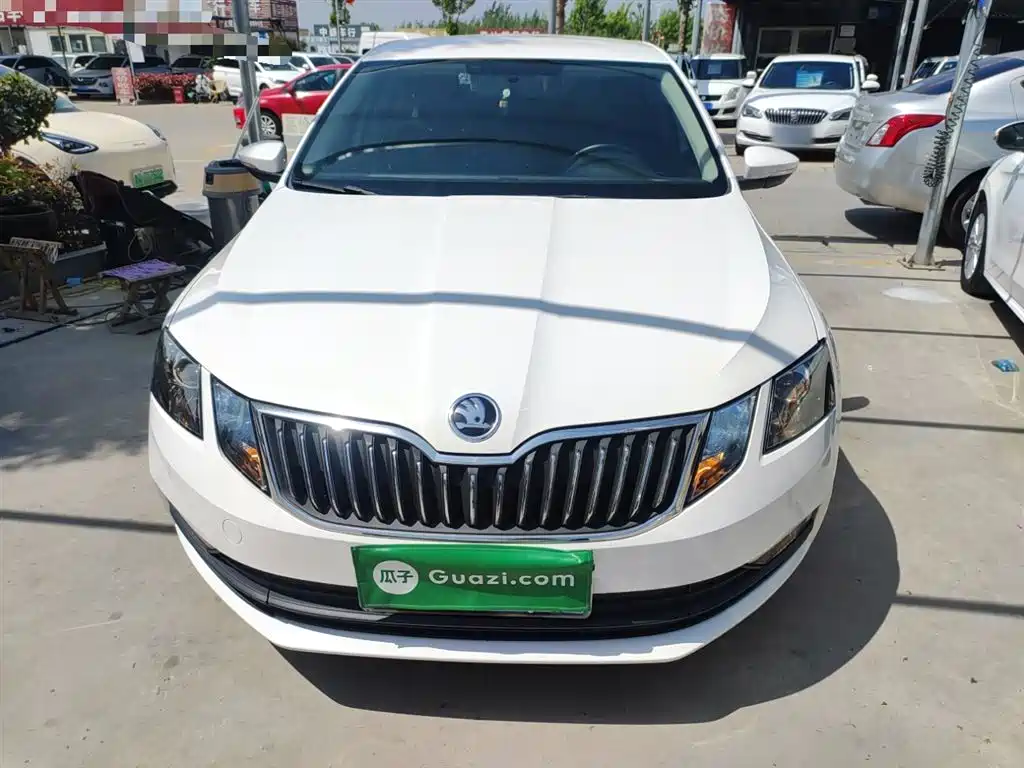Škoda Octavia 2018 TSI230 DSG Comfort Edition фото 3