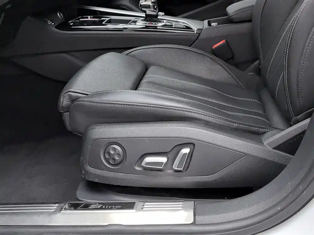 Audi A4L 2024 40 TFSI Luxury Dynamic фото 20