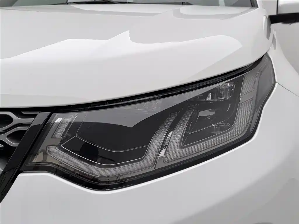 Land Rover Discovery Sport 2022 Model 249PS R-Dynamic S Performance Edition 5-Seater фото 7