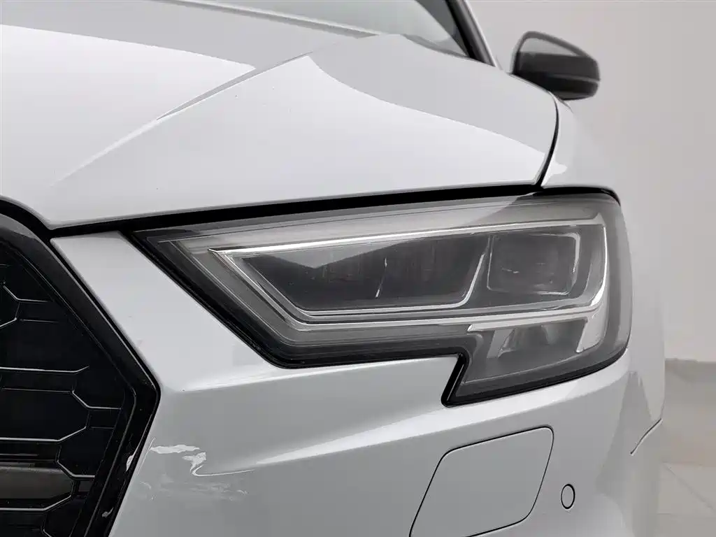 Audi A3 2018 30th Anniversary Sportback 35 TFSI Sport фото 7