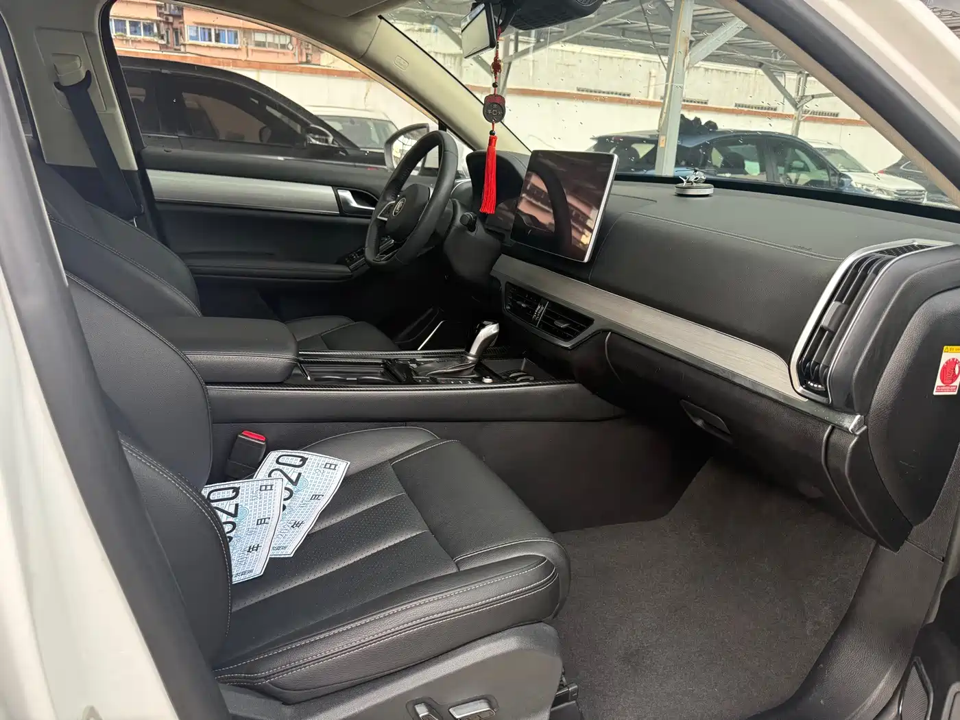 BYD Tang 2018 2018 2.0T Automatic Smart Connection Honor Edition 7-Seater China V