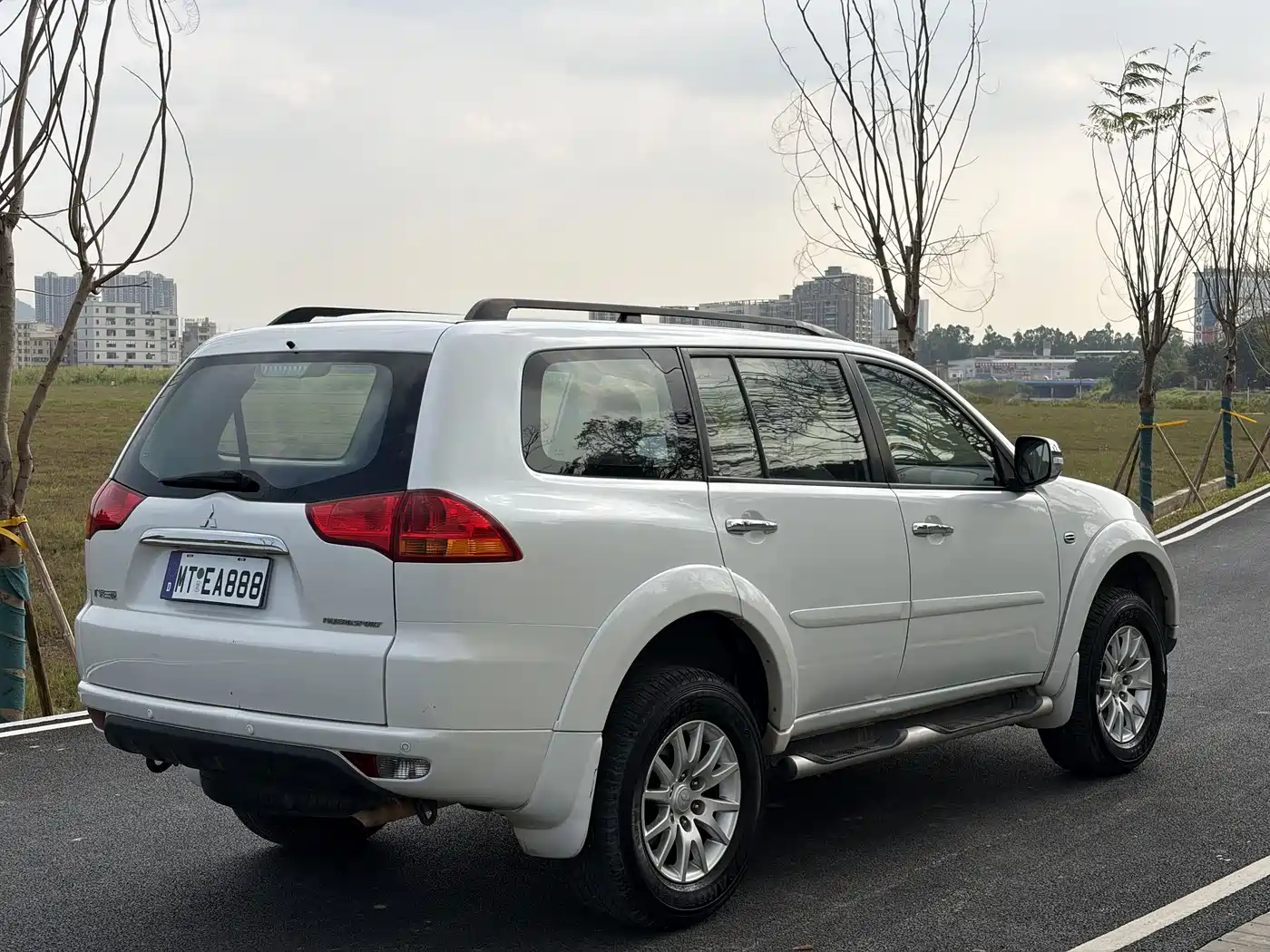 Mitsubishi Pajero Sport 2013 3.0L AWD Executive фото 12