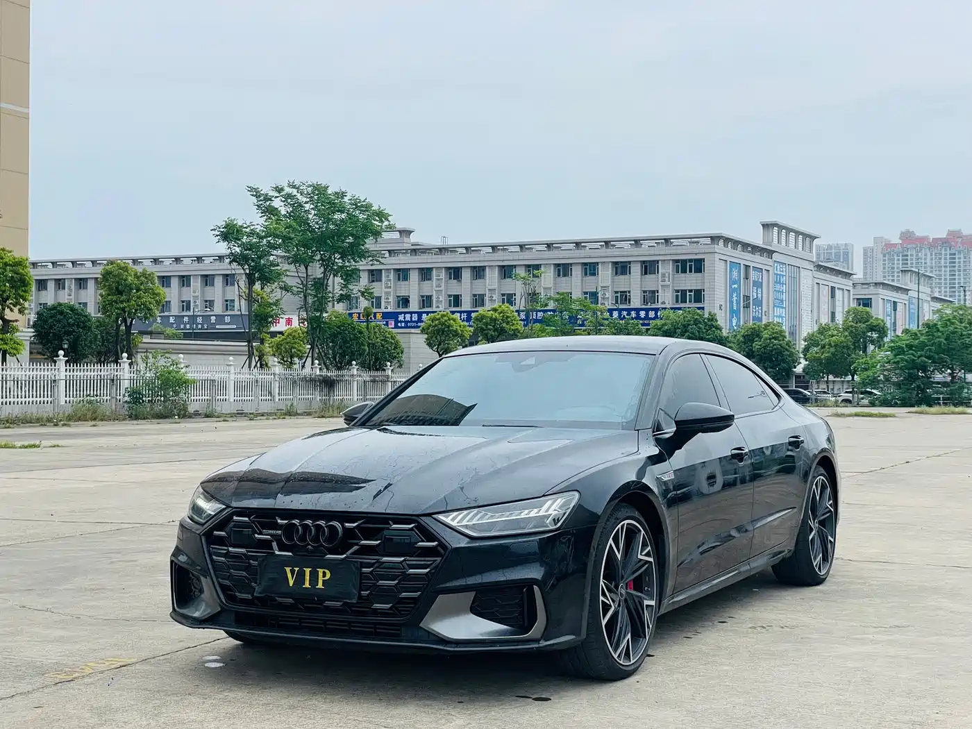 Audi A7L 2025 Model Year 45 TFSI quattro Black Knight Edition