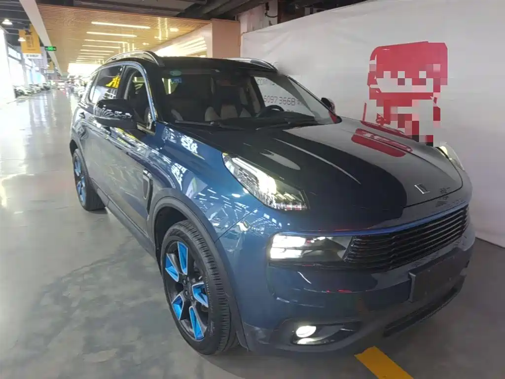 Lynk & Co 01 2017 2.0T 2WD Pro Shine Edition фото 4