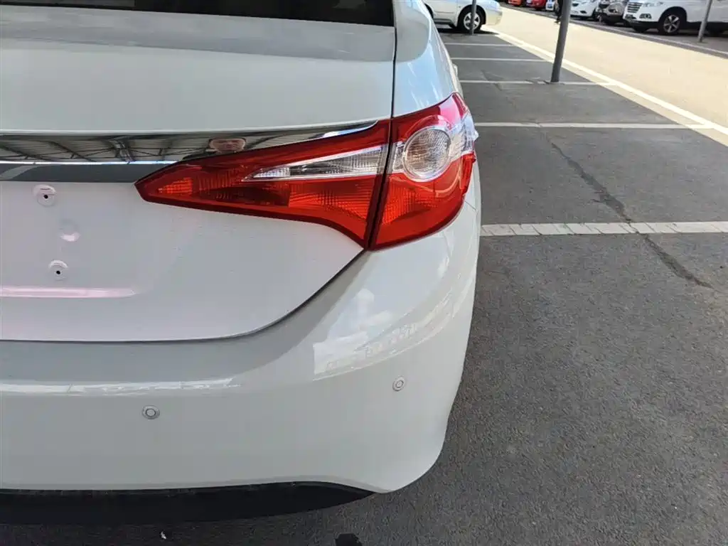 Toyota Levin 2014 1.6G CVT Elite Edition фото 8