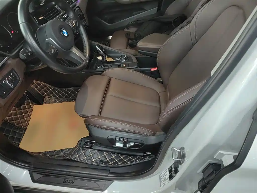 BMW X1 2022 sDrive25Li Leading фото 15