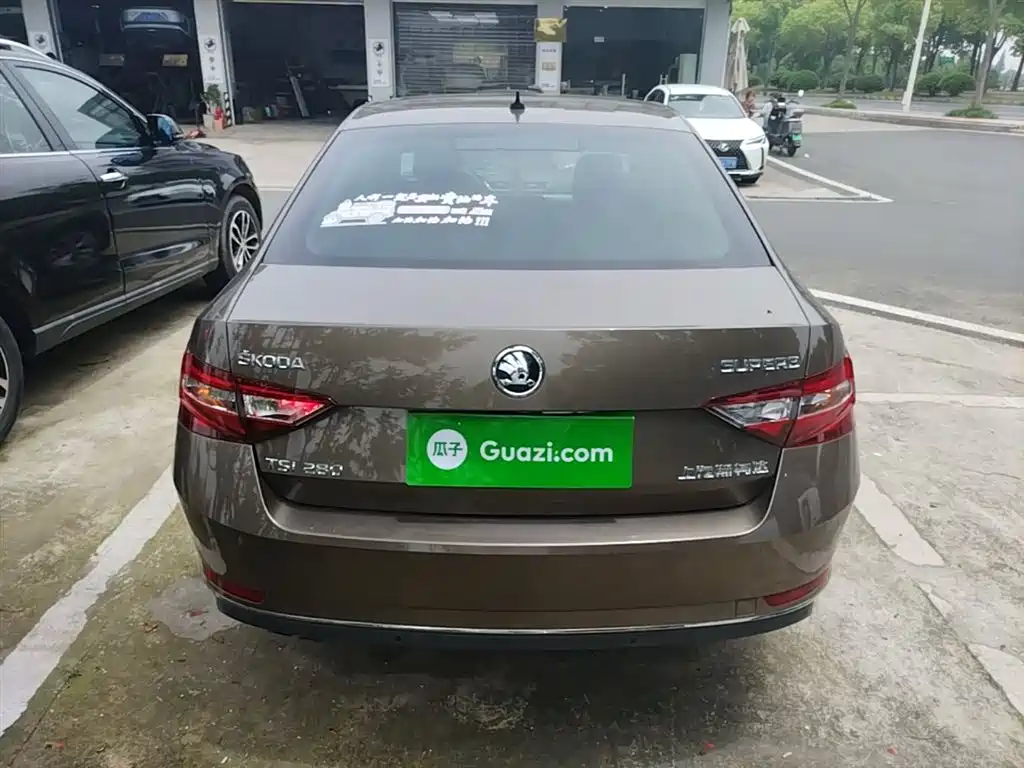 Škoda Superb 2016 TSI280 DSG Pioneer Edition фото 6