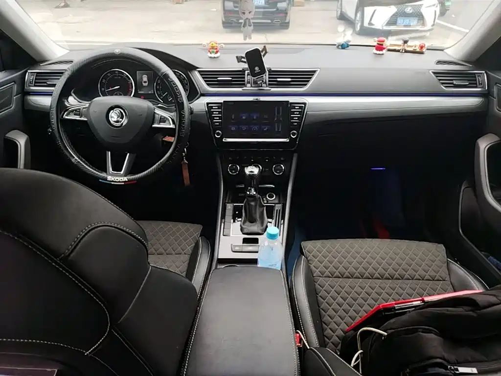 Škoda Superb 2016 TSI280 DSG Pioneer Edition фото 10