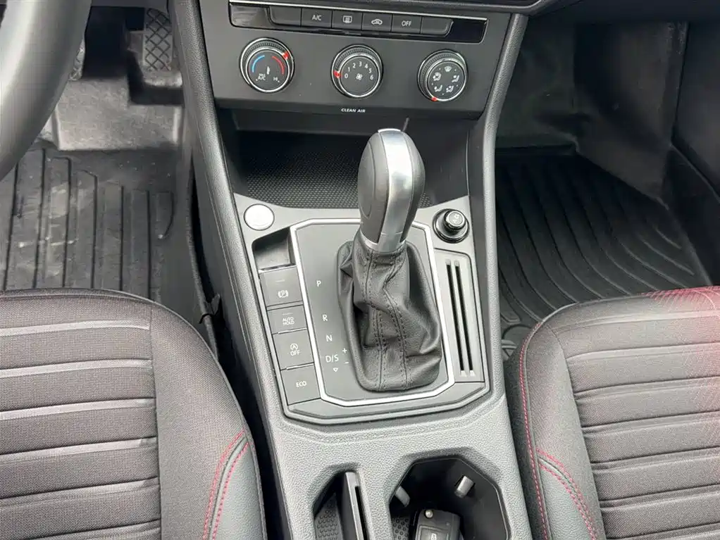 Volkswagen Lavida 2024 Model 300TSI DSG Starlight Full Comfort Edition фото 16