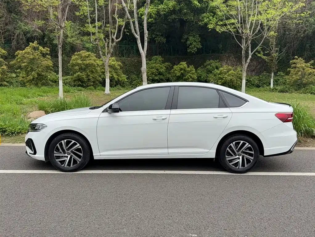 Volkswagen Lavida 2024 Model 300TSI DSG Starlight Full Comfort Edition фото 15