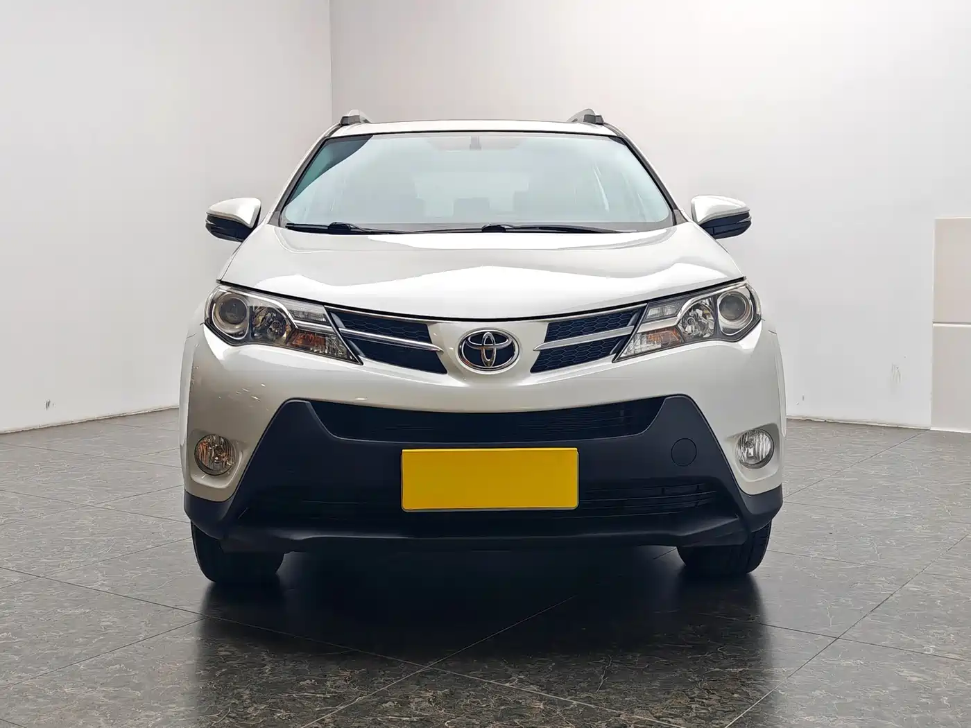 Toyota RAV4 Rongfang 2015 2.0L CVT 2WD Trend Edition фото 5