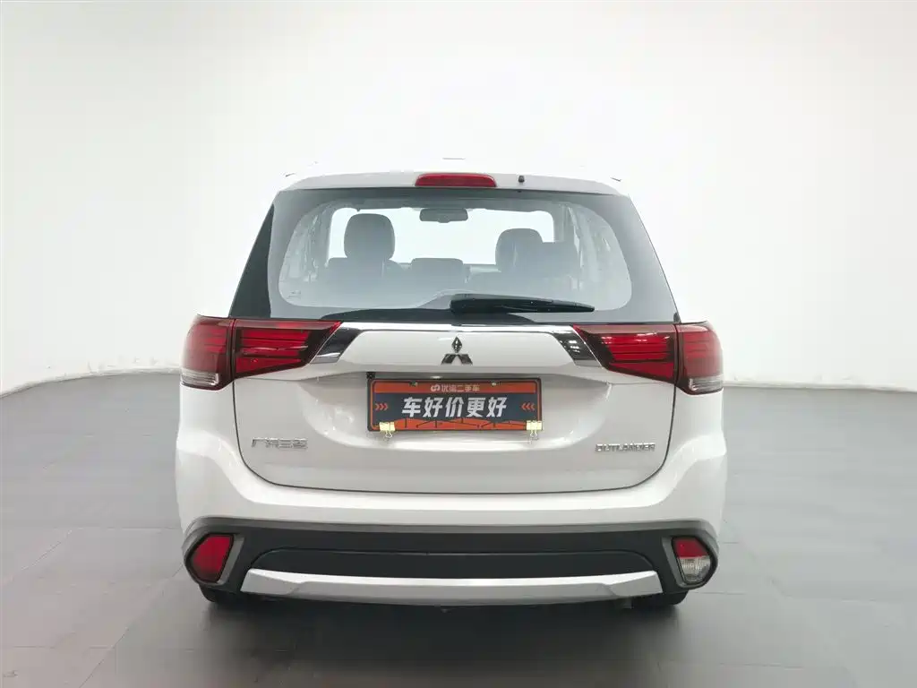 Mitsubishi Outlander 2018 2.0L 2WD Glory Edition 5-seater фото 4