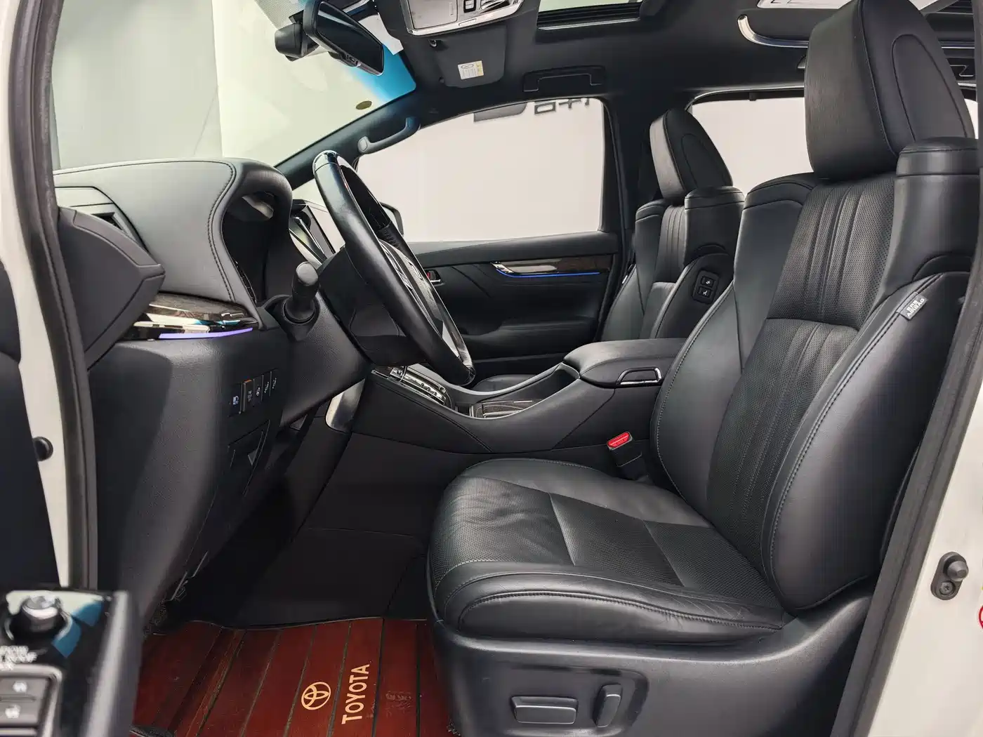 Toyota Alphard 2018 Facelift 3.5L Premium Edition фото 5