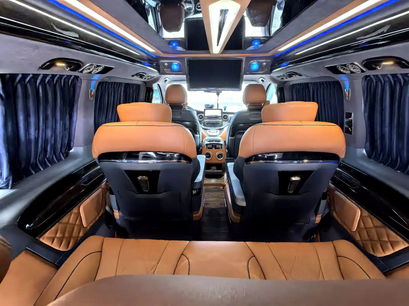 Mercedes-Benz V-Class 2022 V 260 L Long Wheelbase Prestige Edition фото 24