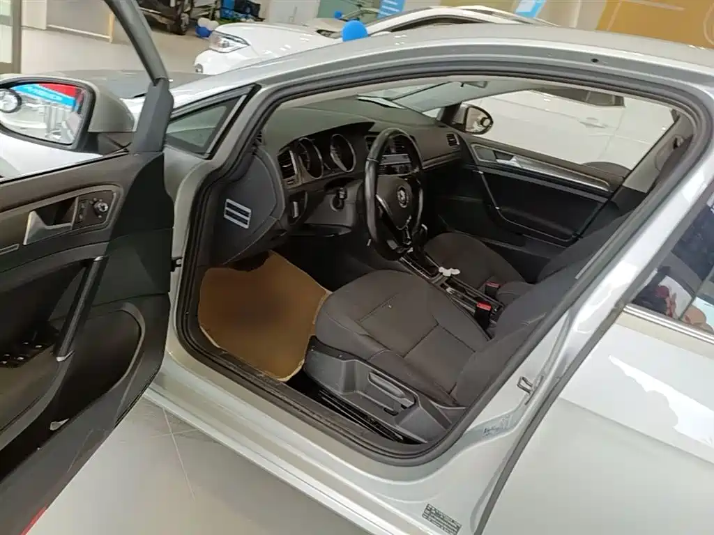 Volkswagen Golf 2015 1.4TSI Automatic Comfort фото 16