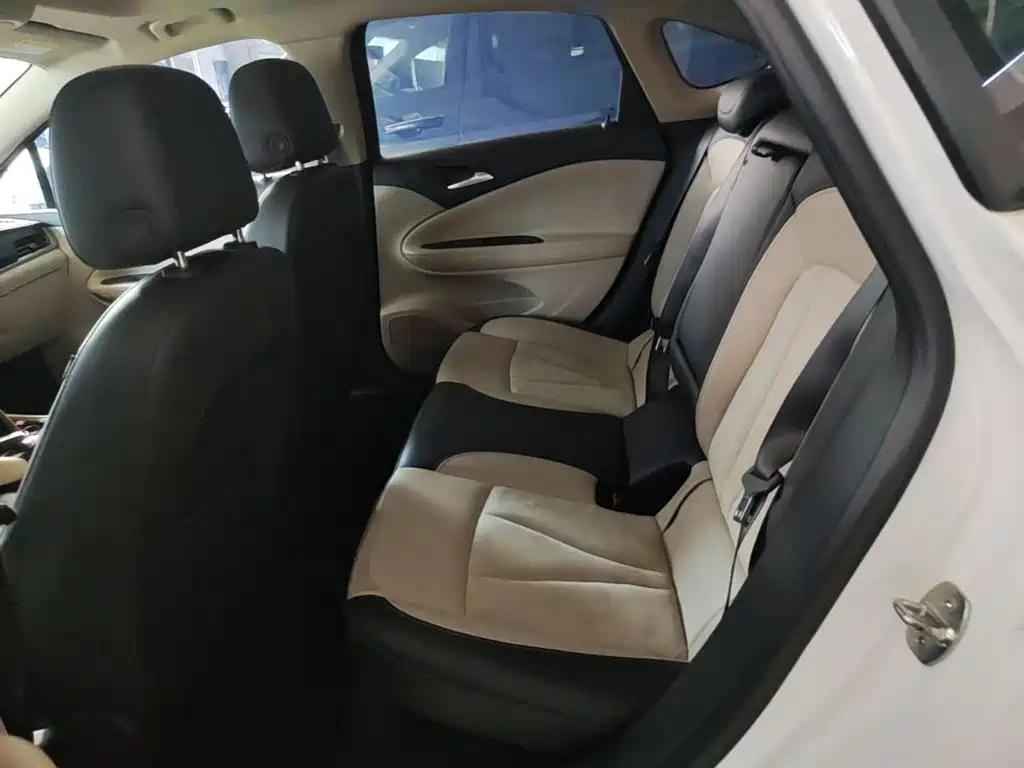 Фото 17 - Buick Verano