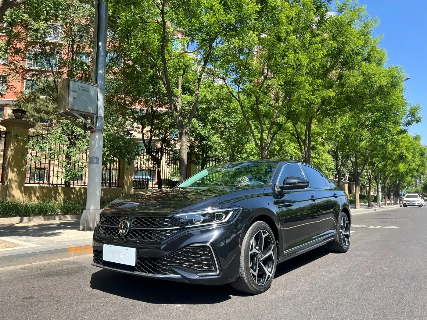 Volkswagen Passat 2024 380TSI Luxury
