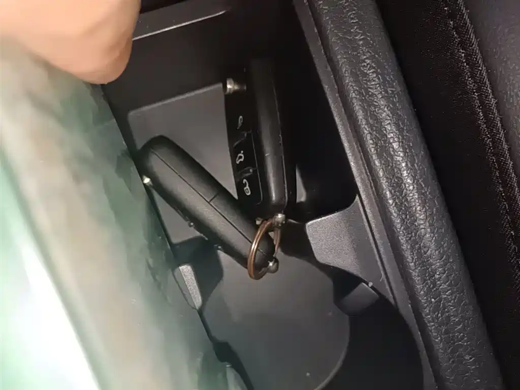 Volkswagen Sagitar 2017 1.6L Automatic Comfort фото 9