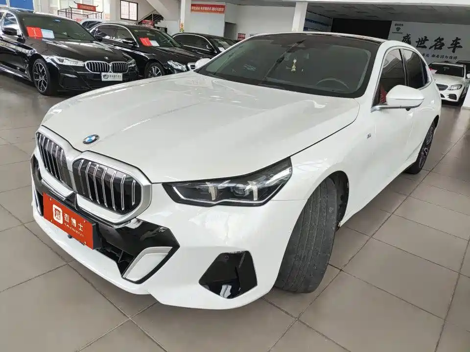 BMW 5 Series 2024 525Li M Sport Package
