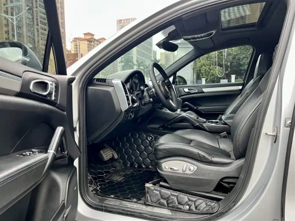 Porsche Cayenne 2011 Cayenne S 4.8L фото 4