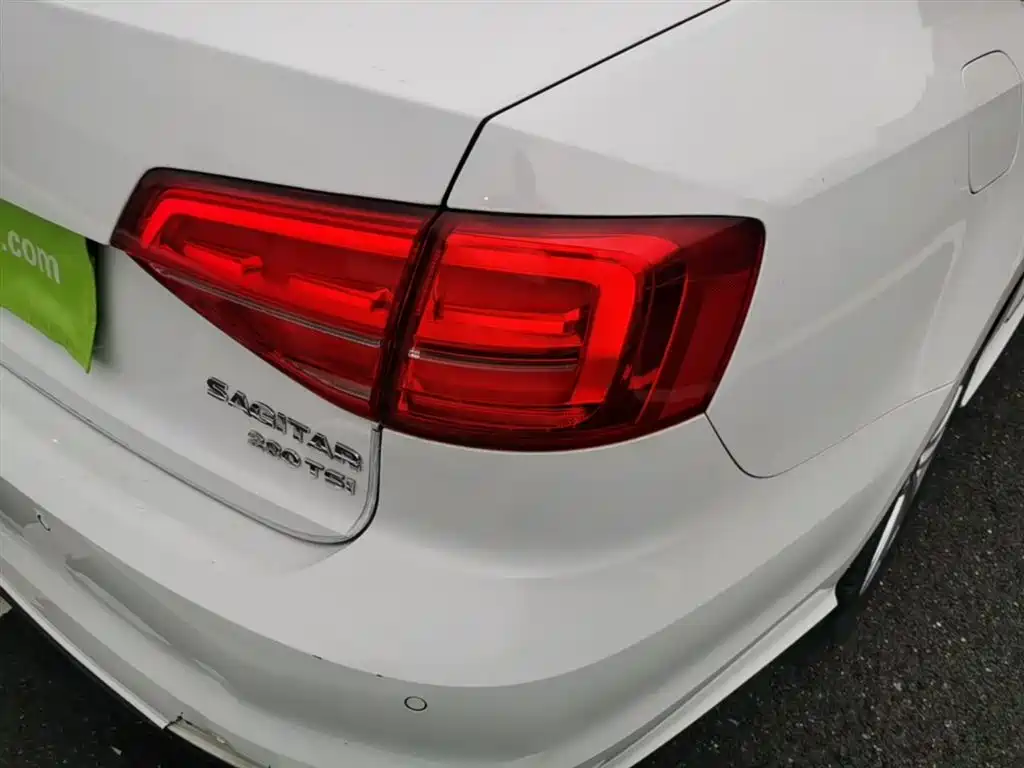 Volkswagen Sagitar 2018 280TSI DSG Spark Edition фото 8