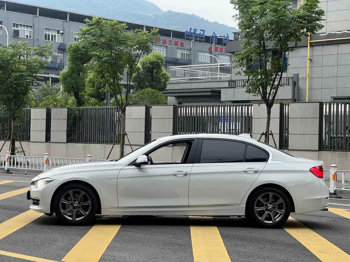 Фото 7 - BMW 3 Series