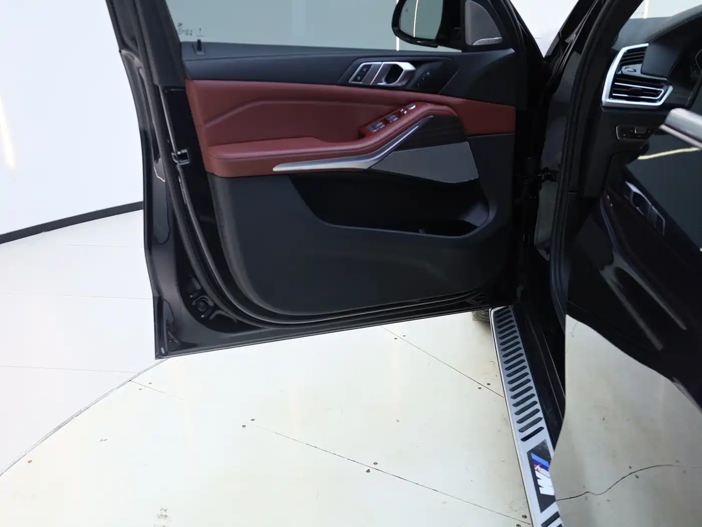 BMW X5 2022 Facelift xDrive 40Li M Sport Package фото 16