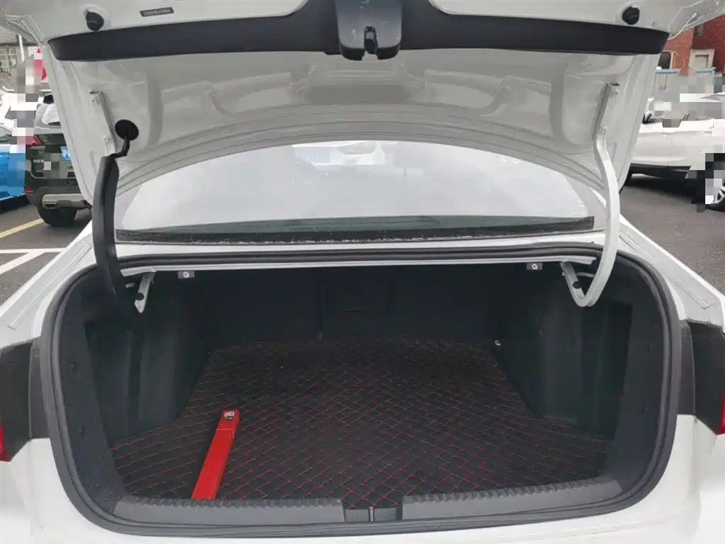 Volkswagen Sagitar 2018 280TSI DSG Spark Edition фото 19