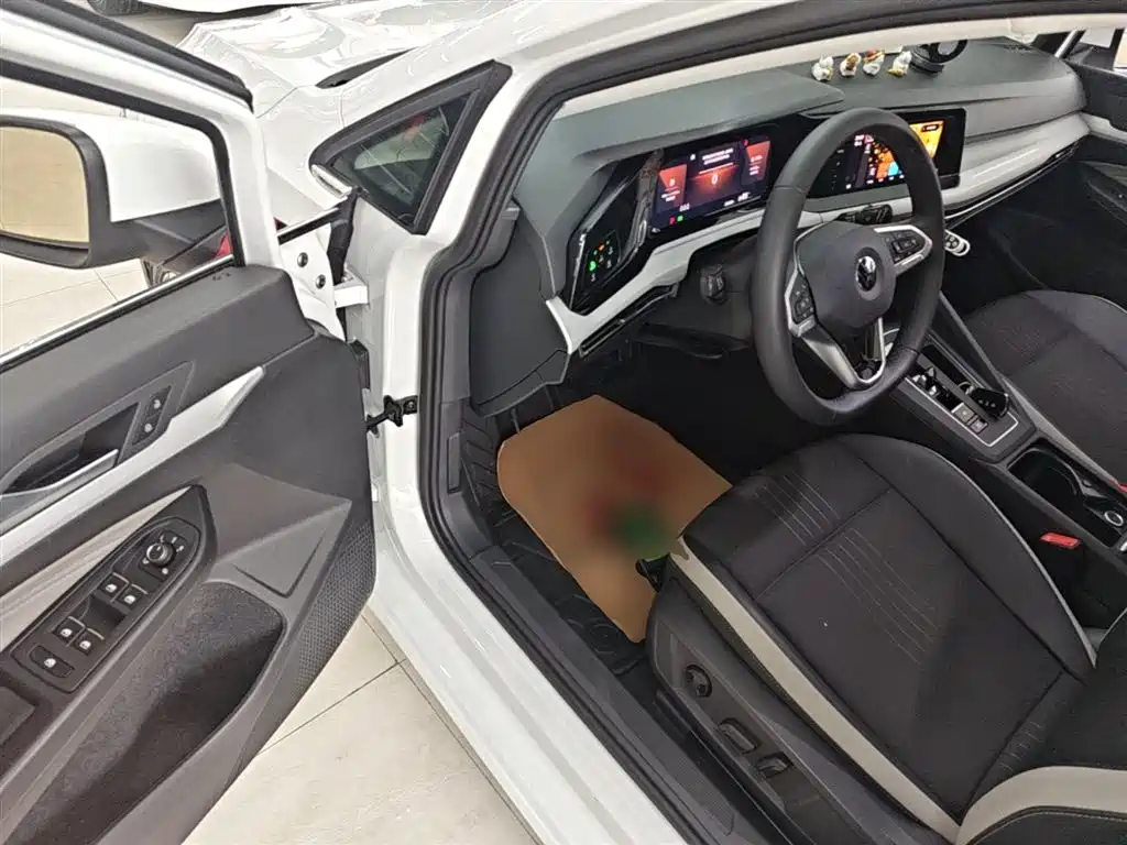 Volkswagen Golf 2023 Facelift 280TSI DSG Pro фото 15