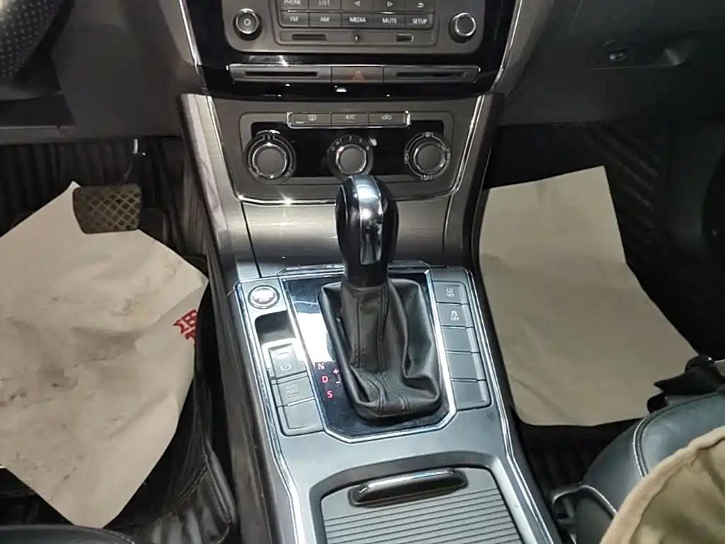 Volkswagen Passat 2017 330TSI DSG Prestige фото 14
