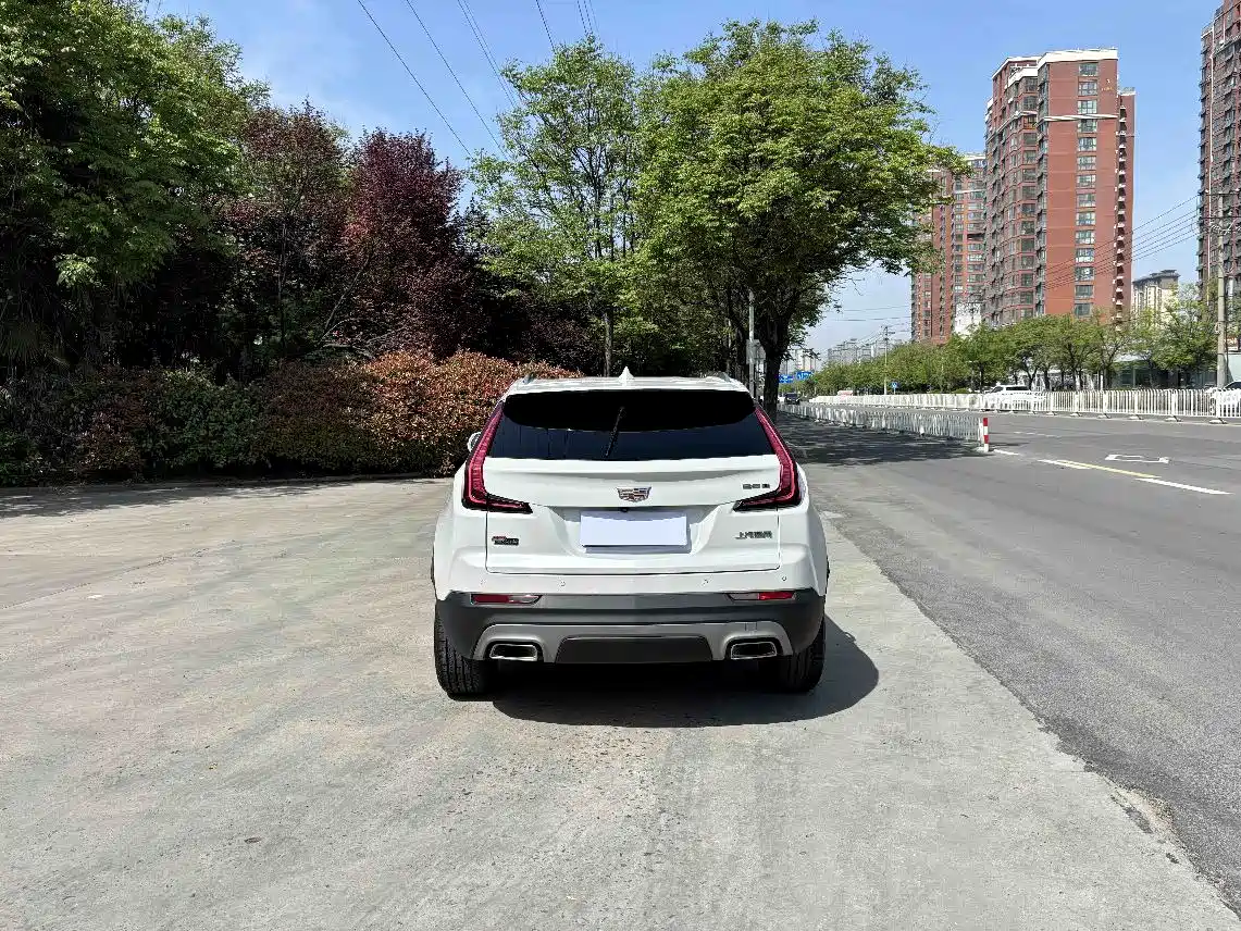 Cadillac XT4 2021 28T FWD Premium Edition фото 8