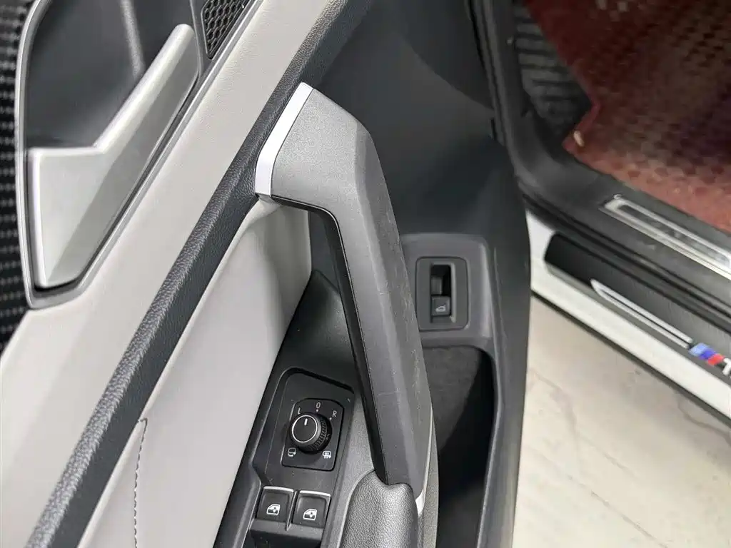 Volkswagen Tayron 2023 280TSI 2WD Luxury Plus Advanced Edition фото 17