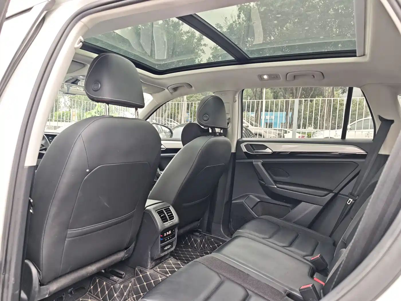Volkswagen Tayron 2020 330TSI 2WD Luxury Smart Edition фото 8