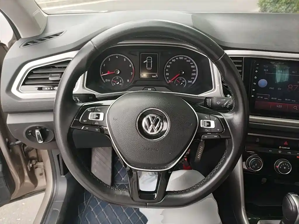 Volkswagen T-ROC 2018 230TSI DSG 2WD Progressive China V фото 11