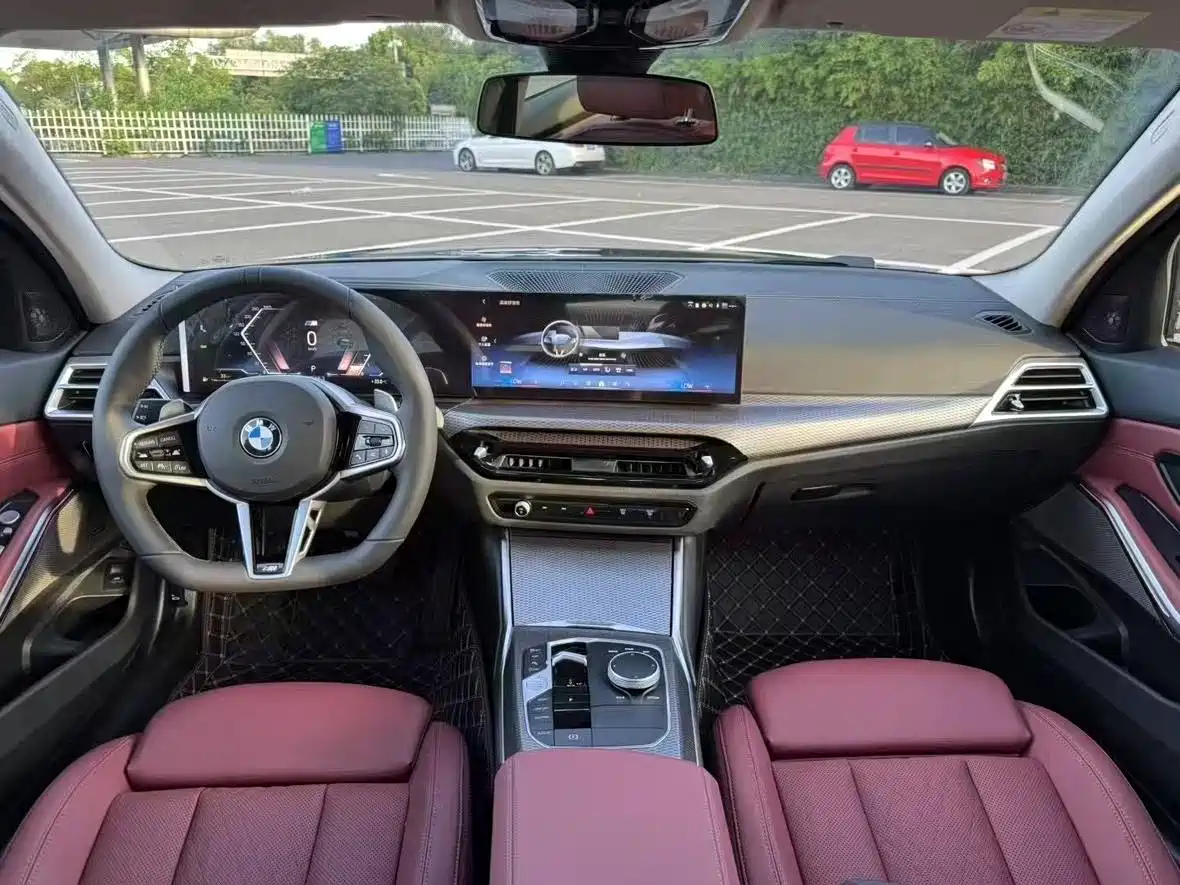 BMW 3 Series 2025 330Li M Sport Night Edition фото 8