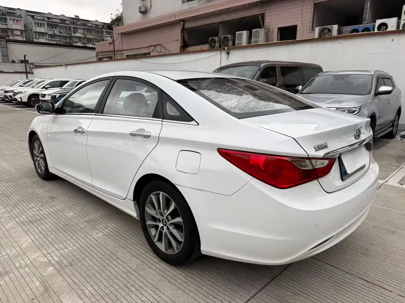 Hyundai Sonata 2013 2.0L Automatic Luxury Edition фото 10