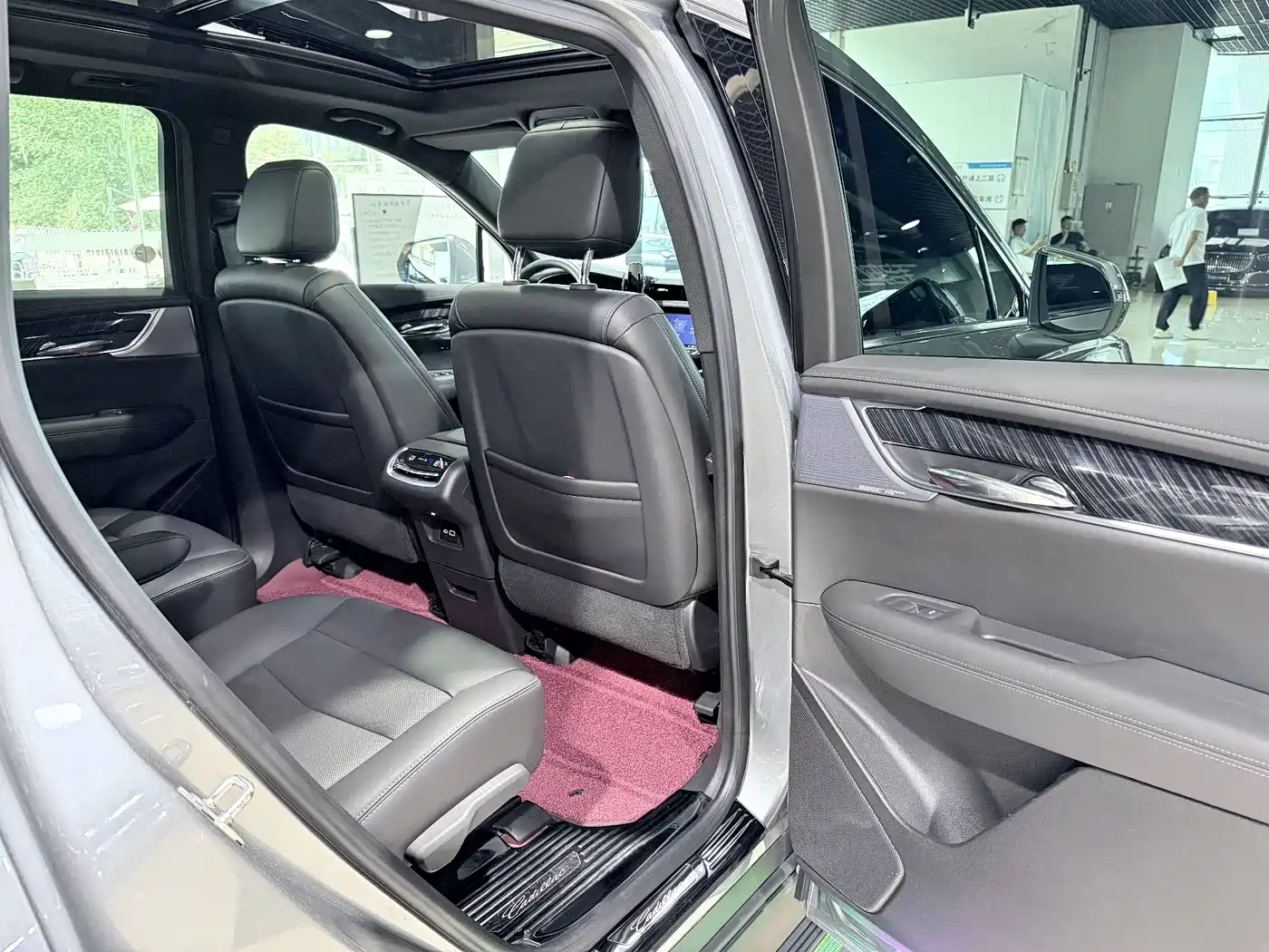 CADILLAC XT6