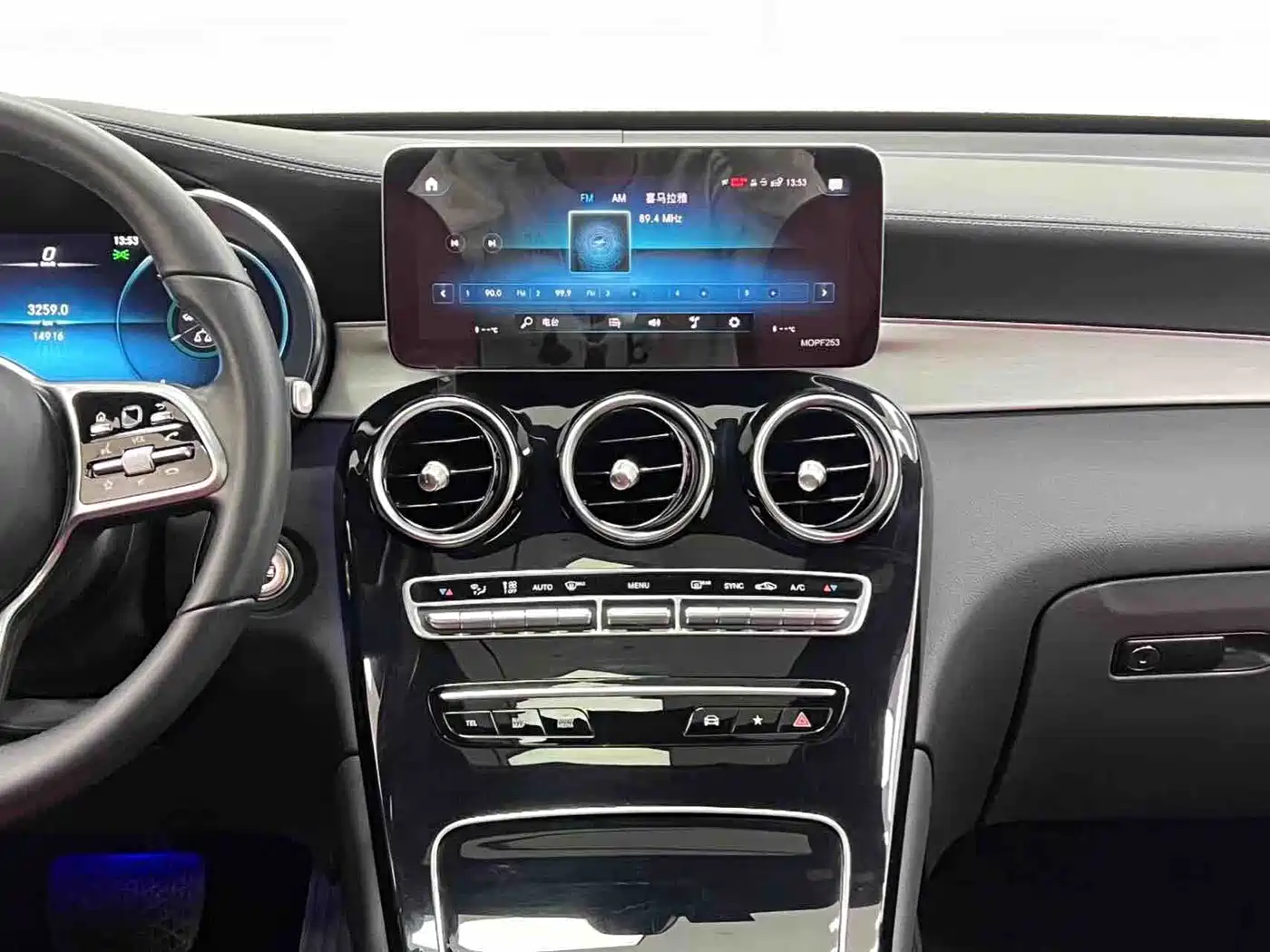 Mercedes-Benz GLC Coupe 2022 Facelift GLC 260 4MATIC Coupe SUV фото 17