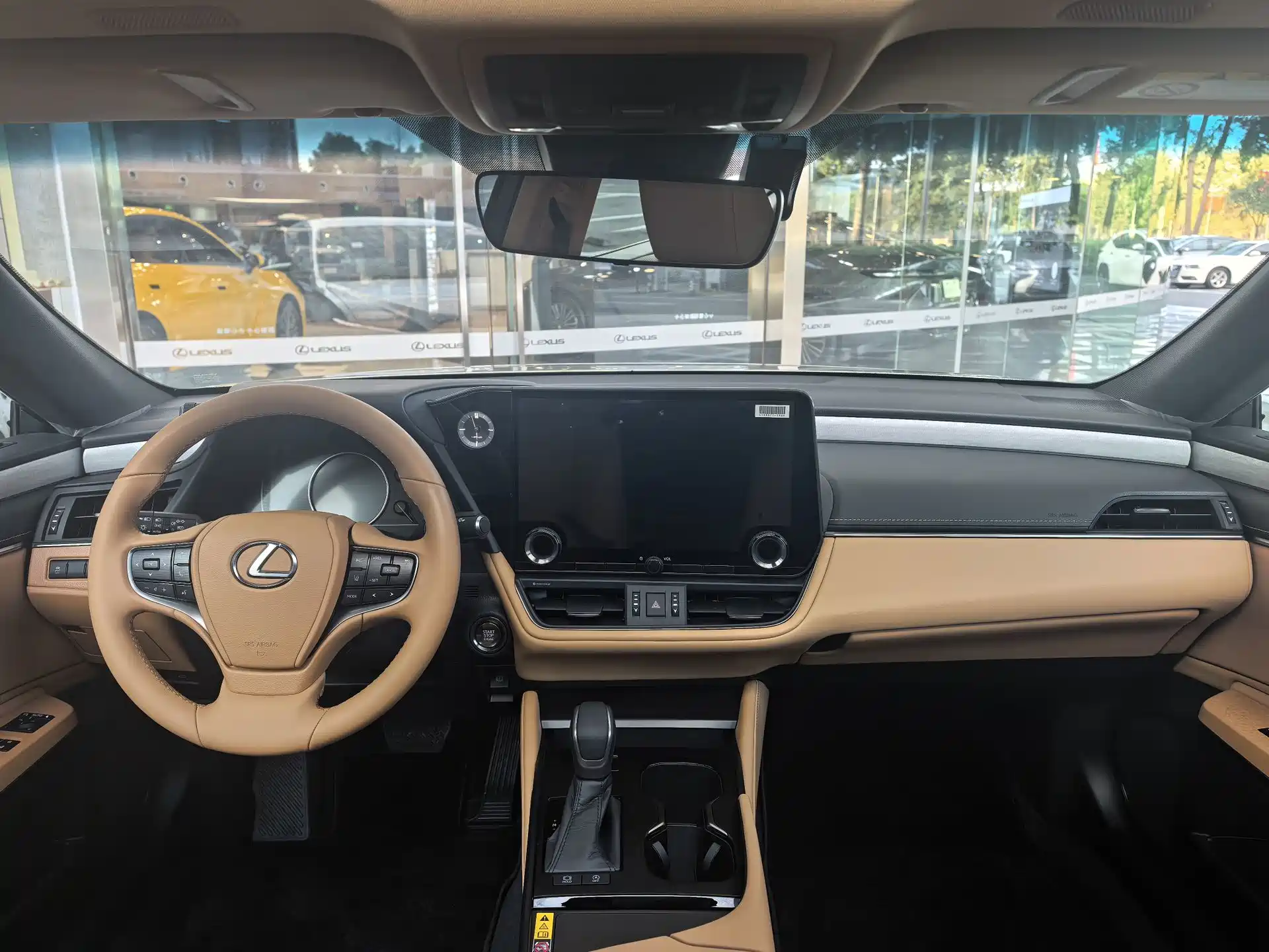 Фото 3 - Lexus ES
