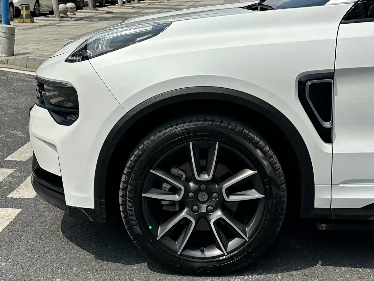Lynk & Co 01 2021 2.0TD 2WD Pro фото 5