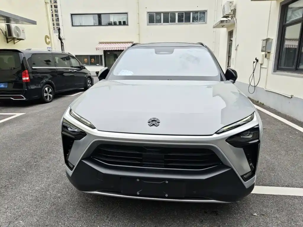 Фото 3 - NIO ES8