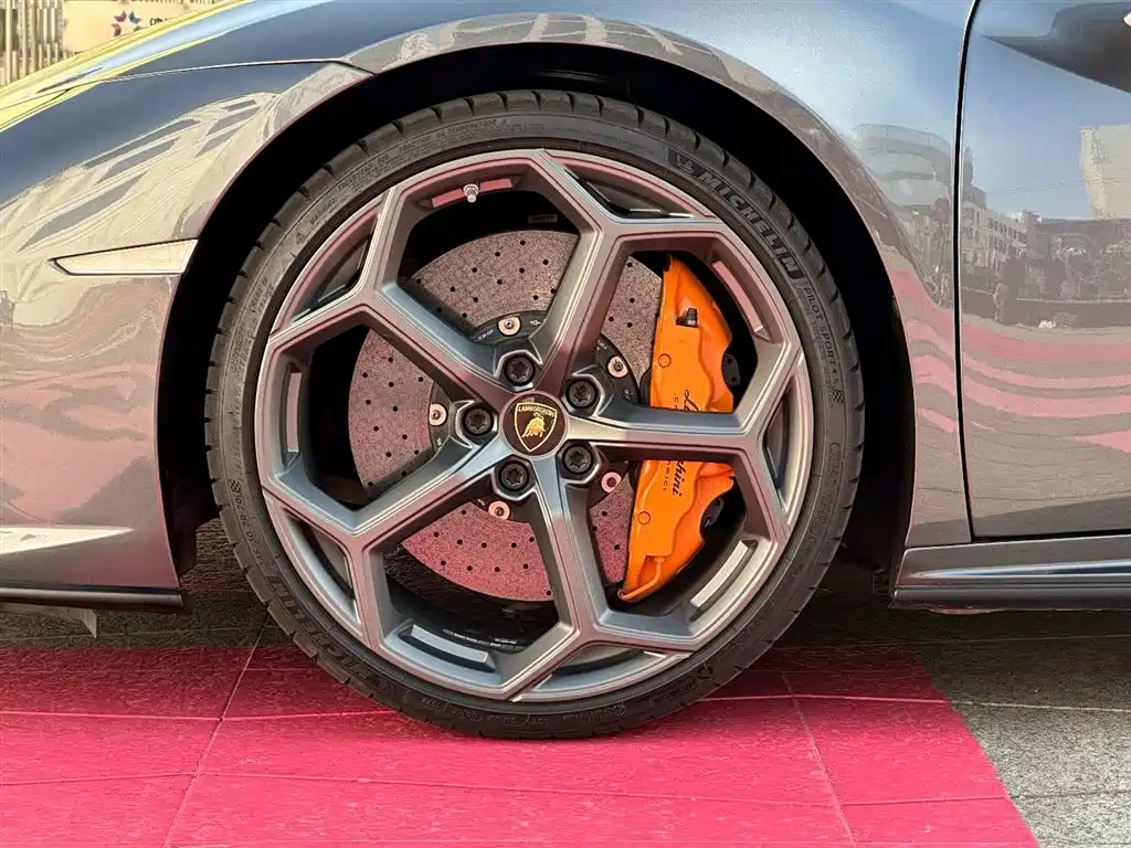 Lamborghini Huracán 2019 Huracán EVO фото 12