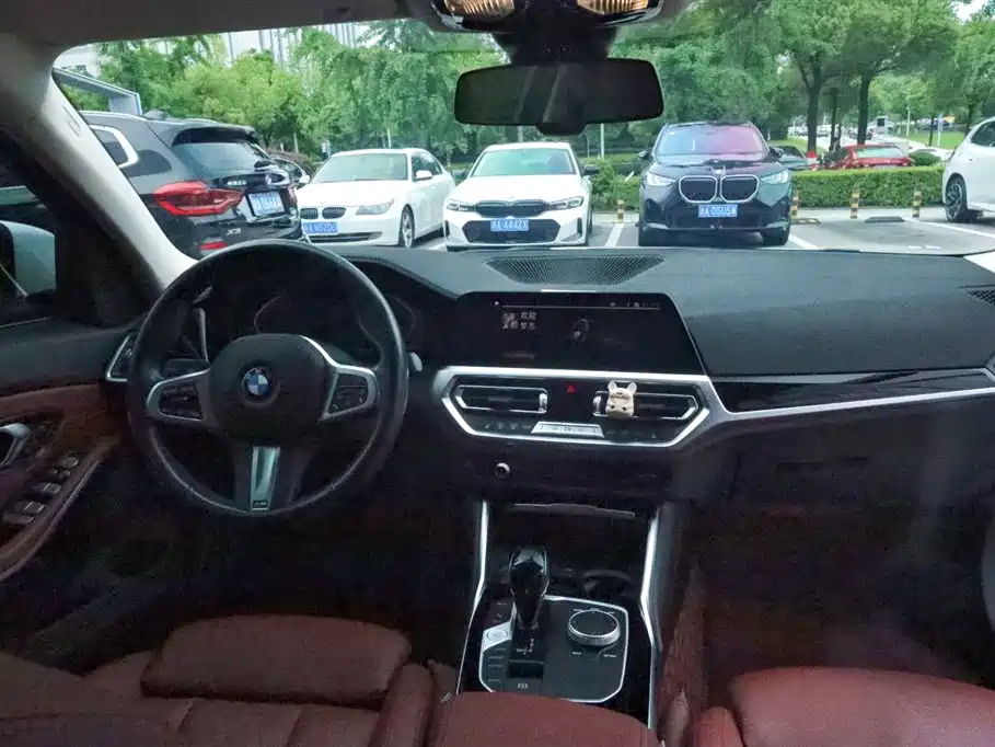 BMW 3 Series 2022 320Li M Sport Package фото 9
