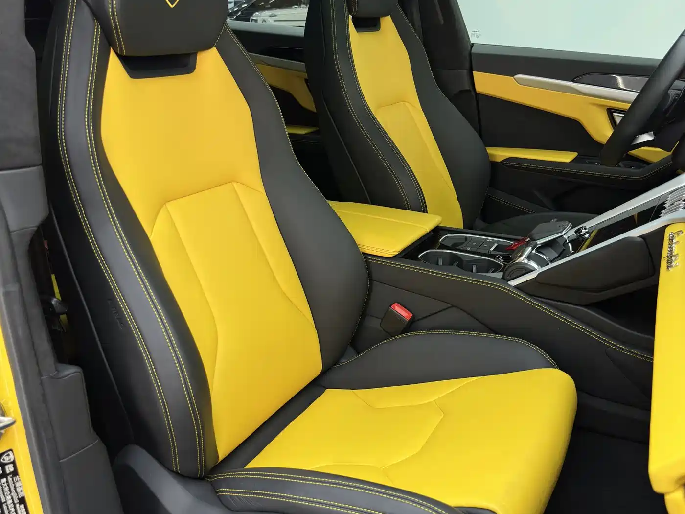 Lamborghini Urus 2021 4.0T V8 фото 16